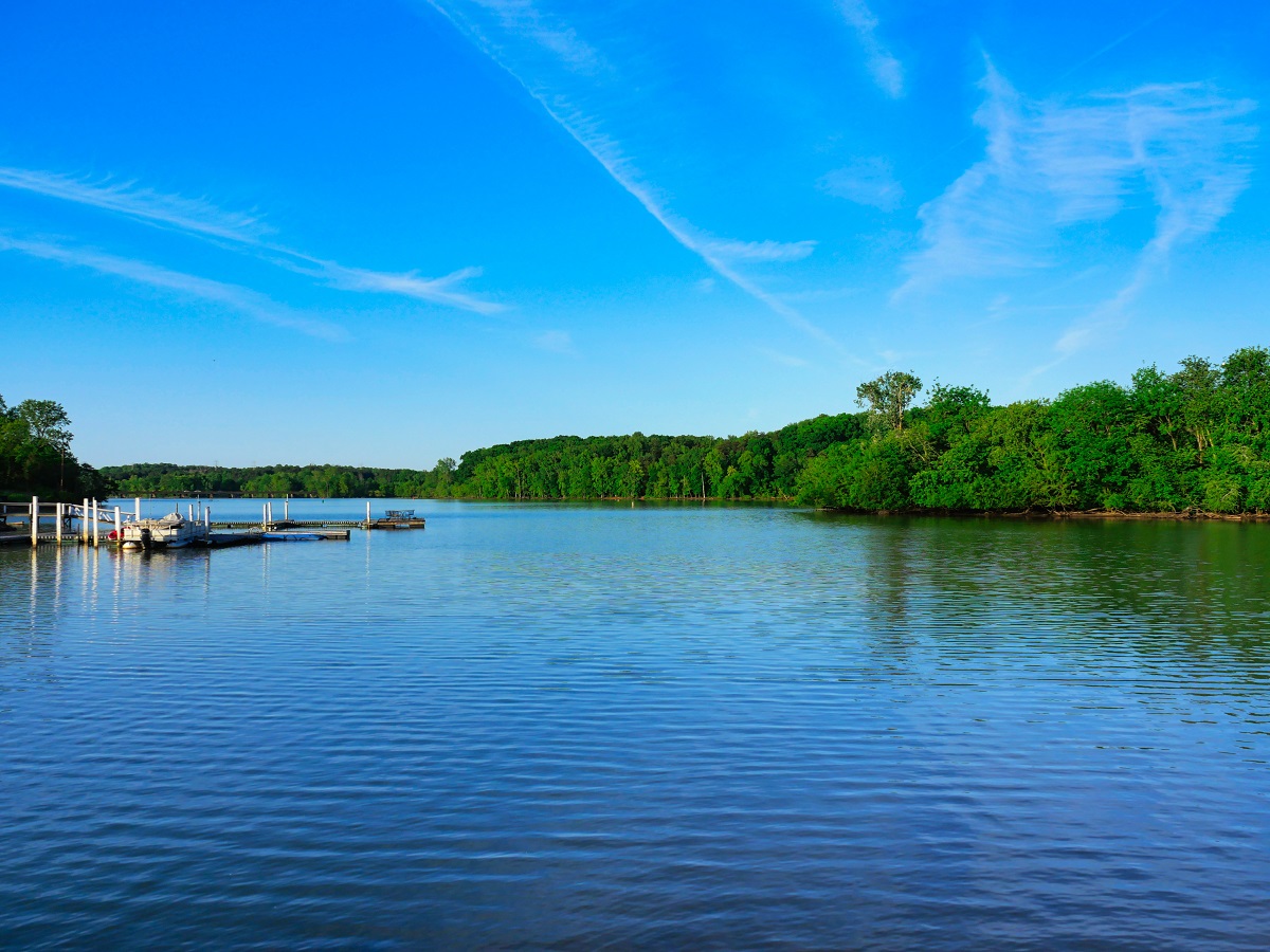 Lake,Wylie,,Gaston,County,,North,Carolina,On,Sunny,A,Spring